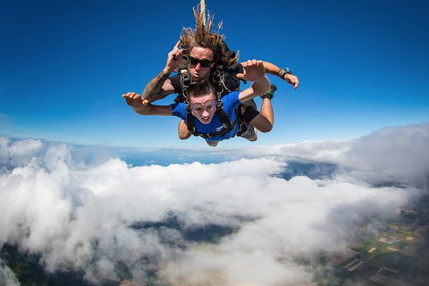 Reef And Rainforest Tandem Sky Dive In Cairns - Pubs Melbourne 0