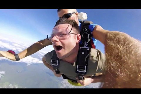 Reef And Rainforest Tandem Sky Dive In Cairns - Pubs Melbourne 1