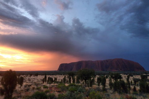Uluru Small Group Tour Including Sunset - Pubs Melbourne 4