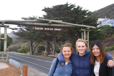 Full-Day Great Ocean Road And 12 Apostles Sunset Tour From Melbourne - Pubs Melbourne 1