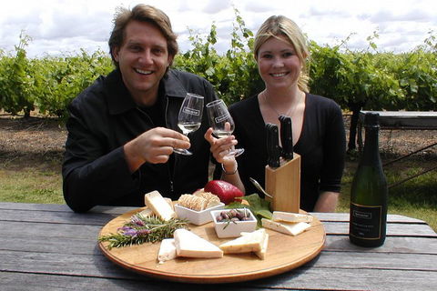 Swan Valley Tour From Perth: Wine, Beer And Chocolate Tastings - Pubs Melbourne 4