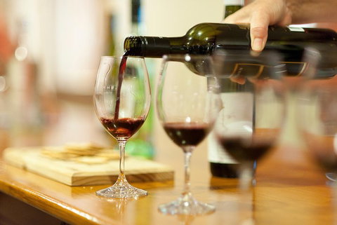 McLaren Vale And Glenelg Wine Tasting And Sightseeing (Half-day Afternoon) - Pubs Melbourne 1