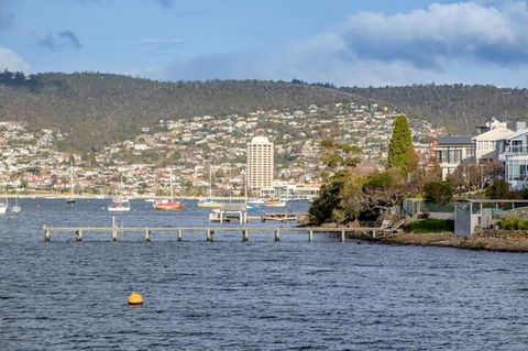 Derwent River Historic Harbour Cruise From Hobart - Pubs Melbourne 5