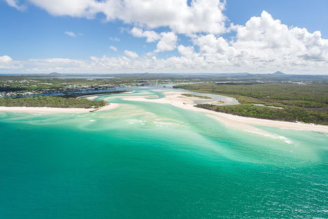 Deluxe Seaplane Tour Noosa To Glasshouse Adventure For 2 With Photobook - Pubs Melbourne 0