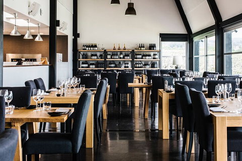 3-Hour Hunter Valley Scenic Helicopter Tour Including 3-Course Lunch From Cessnock - Pubs Melbourne 5