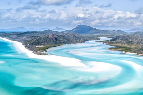 4 Day & 3 Night Whitsunday Islands & Outer Reef Sailing Adventure On Condor - Pubs Melbourne 5