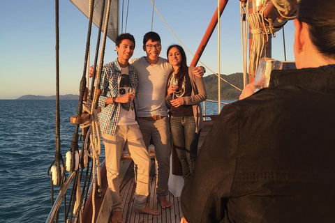 Whitsunday Islands Private Sailing Experience With Snorkeling & Langford Reef - Pubs Melbourne 5