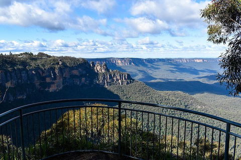 Blue Mountains Vintage Cadillac Tour With Local Guide - Pubs Melbourne 5