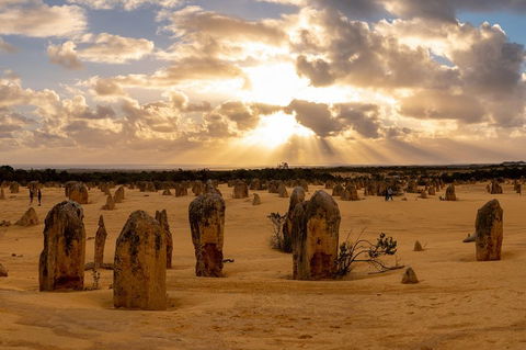 Pinnacle Desert Sunset And Night-time Stargazing Tour From Perth - Pubs Melbourne 0