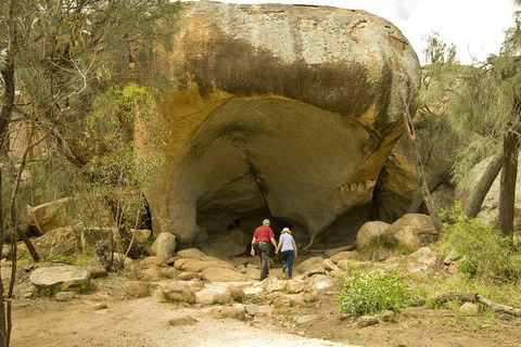 2-Day Wave Rock, York, Wildflowers & Aboriginal Experience - Pubs Melbourne 3